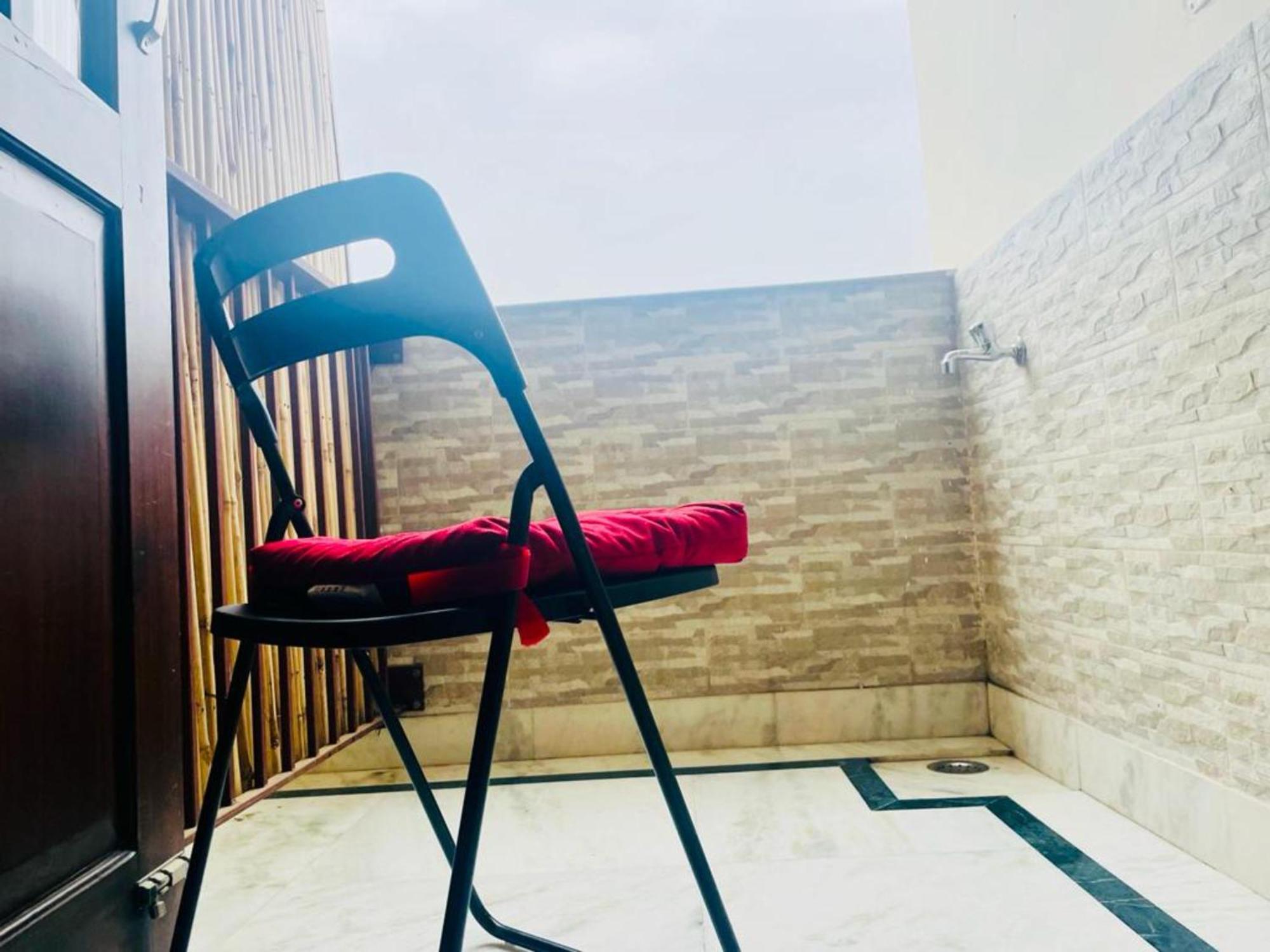 Bluo Studio5 Golf Course Road - Gym, Terrace Garden Gurgaon Eksteriør billede