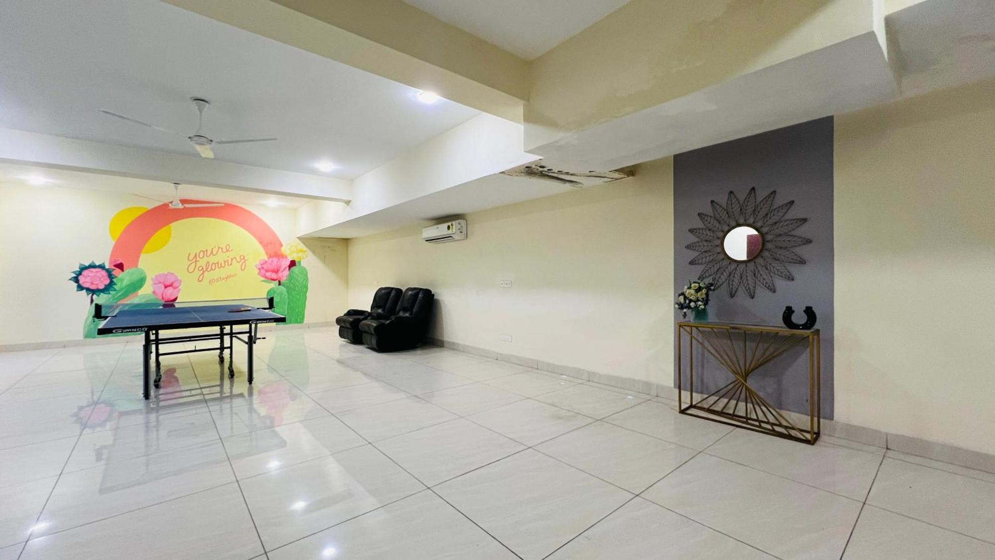 Bluo Studio5 Golf Course Road - Gym, Terrace Garden Gurgaon Eksteriør billede
