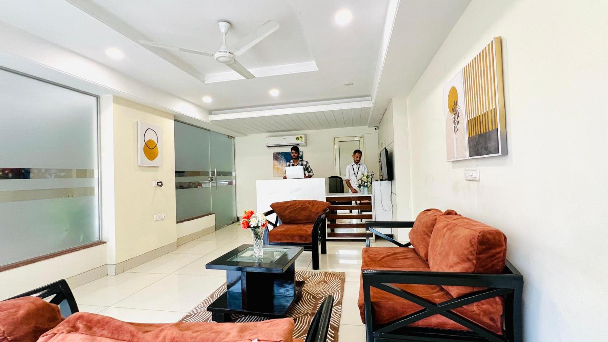 Bluo Studio5 Golf Course Road - Gym, Terrace Garden Gurgaon Eksteriør billede